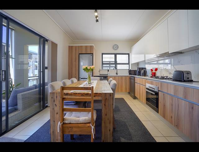 3 BEDROOM APARTMENT TO LET IN SANDOWN